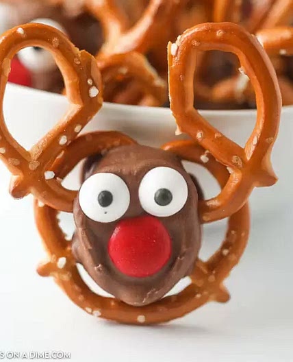 Reindeer Pretzels
