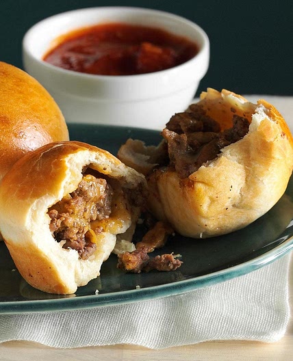 Muffin-Cup Cheddar Beef Pies