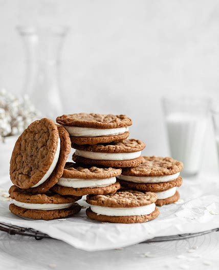Copy Cat Oatmeal Cream Pie