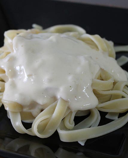 Macarrão ao molho branco - simples e rápido