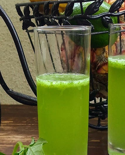 Frozen de cachaça limão e manjericão