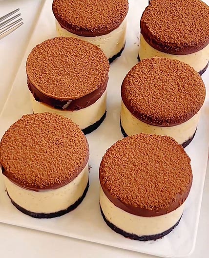 Mini Earl Grey Cheesecake (No-Bake & So Creamy!)