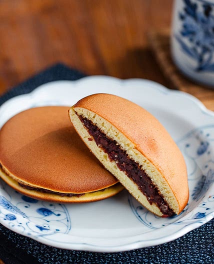 Dorayaki (Japanese Red Bean Pancake)