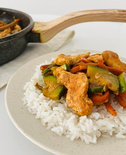 Receta de Goulash de pollo con verduras