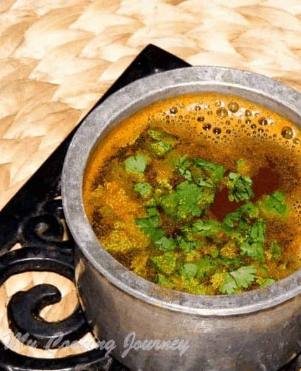 Thakkali Rasam – Tomato Rasam (made in Eeya Sombu)