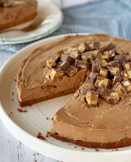 Snickers Cheesecake