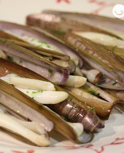 Navajas gallegas a la plancha con ajo y perejil