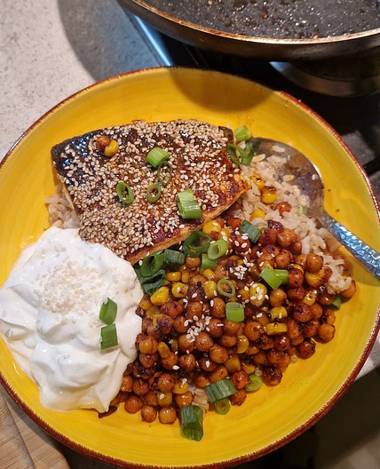 Salmon poke bowl