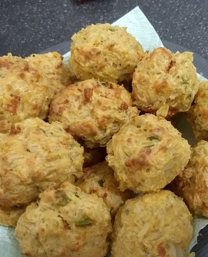 Bolinho de arroz com queijo na air fryer