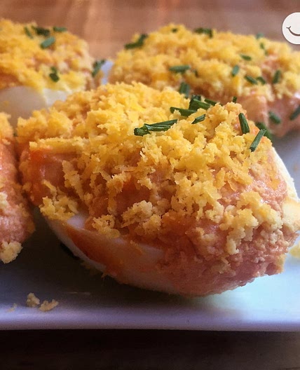 Huevos rellenos de atún