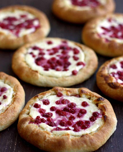 Vatrushka: Sweet Russian Buns