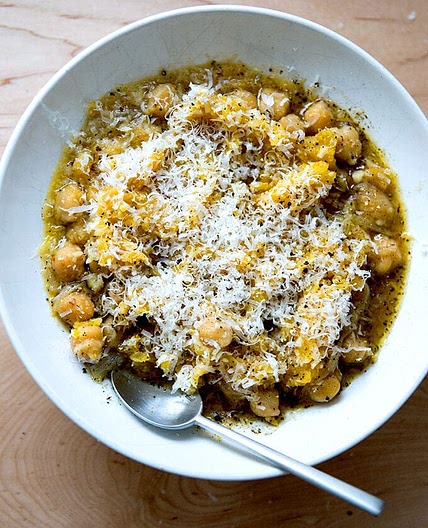 Baked Spaghetti Squash with Garlicky Chickpeas