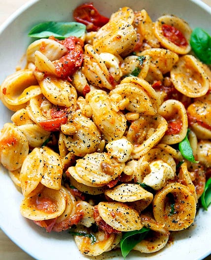 Pasta with Simple Cherry Tomato Sauce