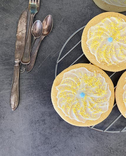 Spelt Butter Cookies with White Chocolate