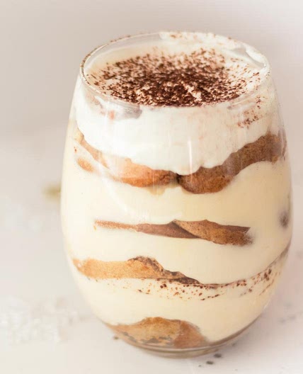 Receita de Sobremesa rápida e fácil com leite condensado e creme de leite