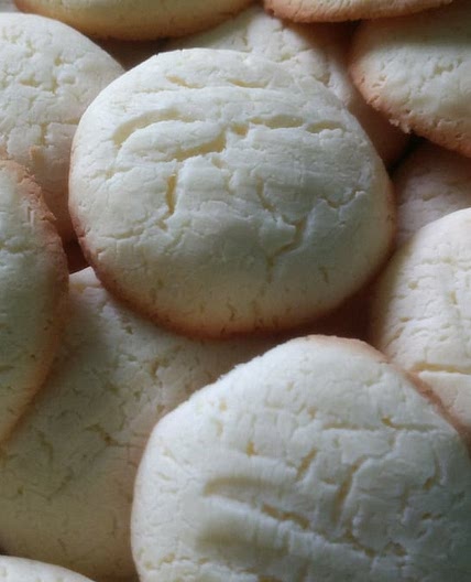 Biscoito de amido de milho e leite condensado fácil