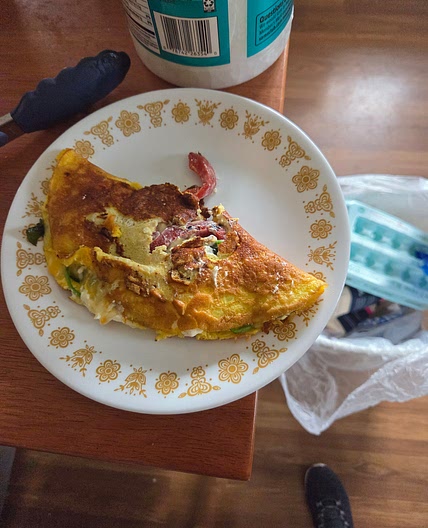 Spinach and roasted pepper omlet