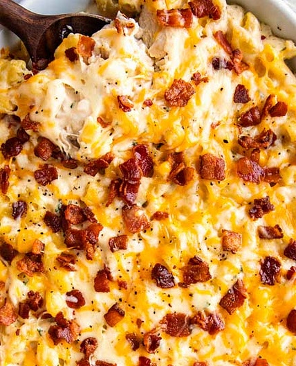 Chicken Bacon Ranch Mac and Cheese Casserole