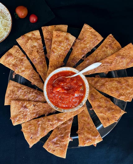 Spicy Pizza Dough Crackers with Mozzarella