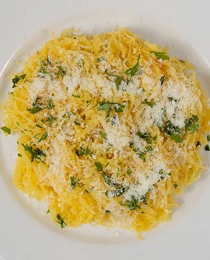 Baked Lemon Garlic Spaghetti Squash