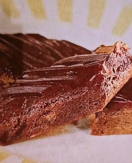 LICORICE CHOCOLATE BULLET SLICE