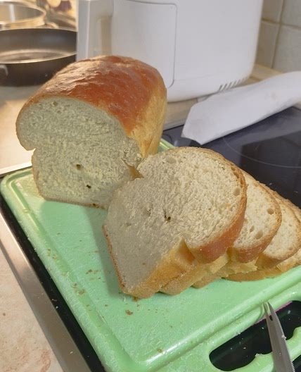 Simple Sandwich Bread (for 1 loaf)