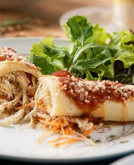 Panqueca de frango desfiado