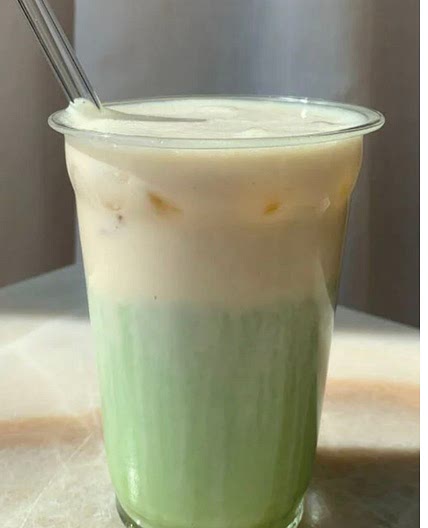 Matcha & mango smoothie 