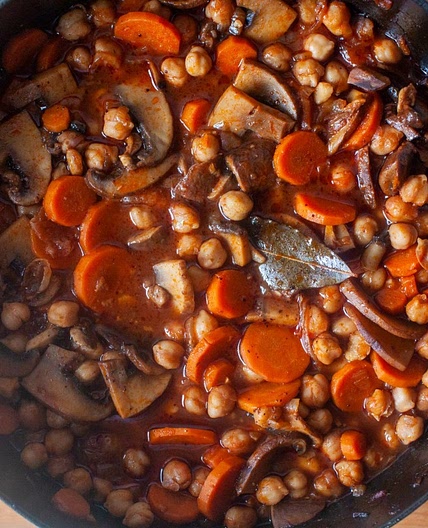 Tangy Braised Chickpeas with Carrots and Mushrooms
