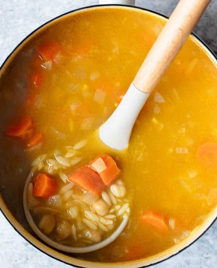 8-Minute Vegetarian Lemon Orzo Soup Recipe