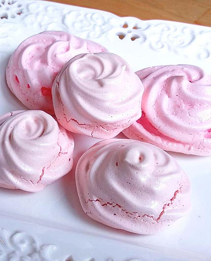 Receita de Suspiro rosa fácil e crocante