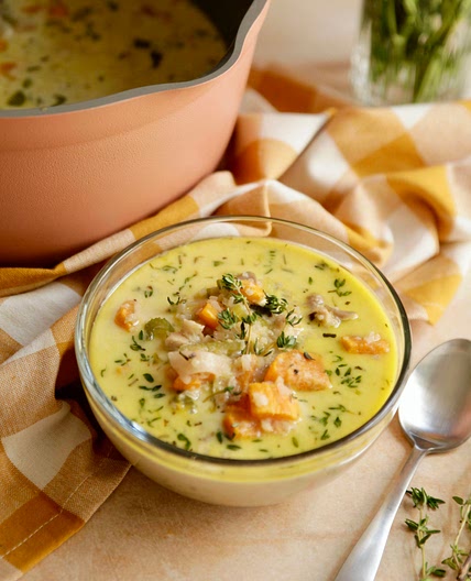 Whole30 Creamy Chicken & Cauliflower Rice Soup