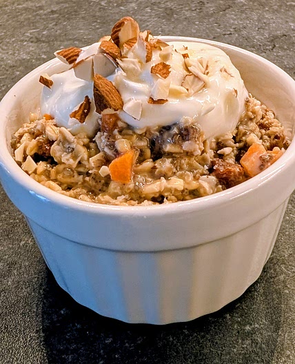 Carrot cake overnight oats