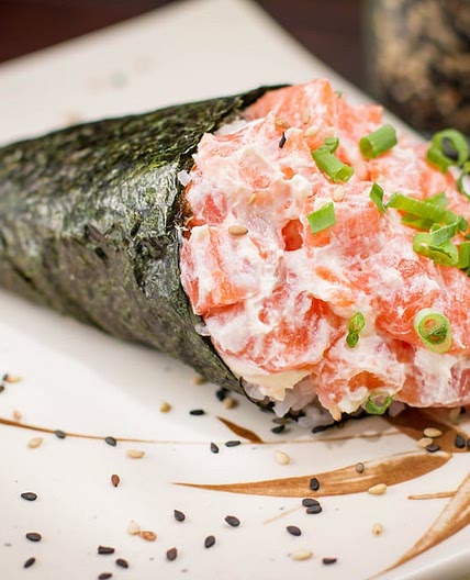 Temaki philadelphia (salmão e cream cheese)