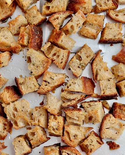 Seasoned Sourdough Bread Croutons