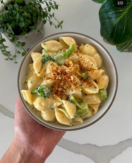 Macarrones con queso y brócoli (20 minutos)