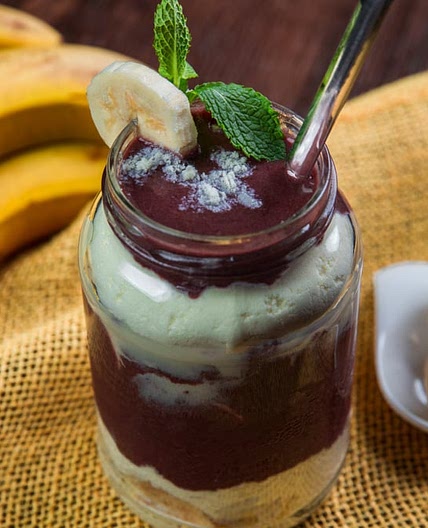 Açaí em camadas no copo