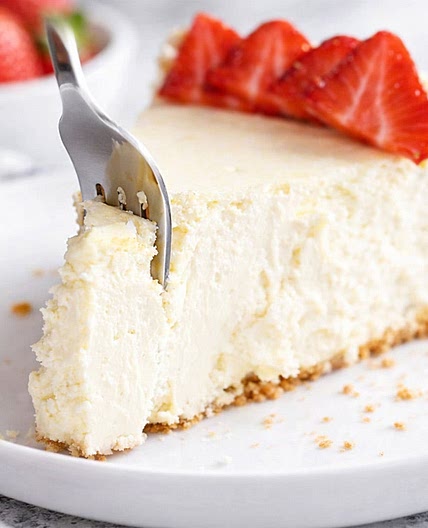 Keto Cheesecake (Creamy, No Cracks, Easy Recipe)