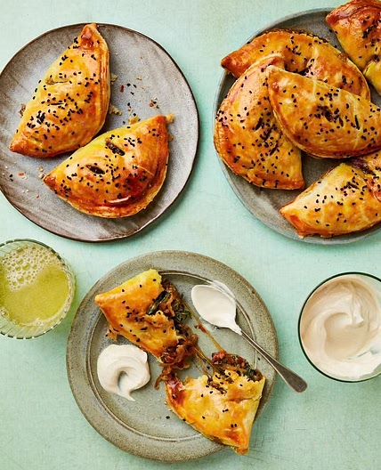 Mozzarella, spinach and curry-spiced hand pies 
