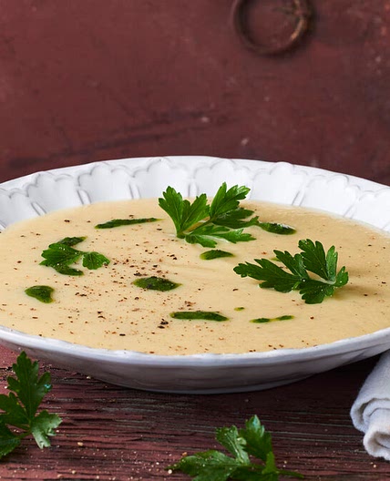 Petersilienwurzel-Suppe – unheimlich cremig & lecker