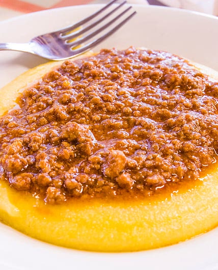 Angu de fubá com queijo mussarela