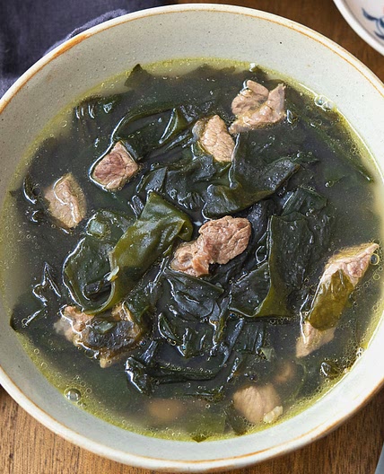 Korean Seaweed Soup (Miyeokguk)