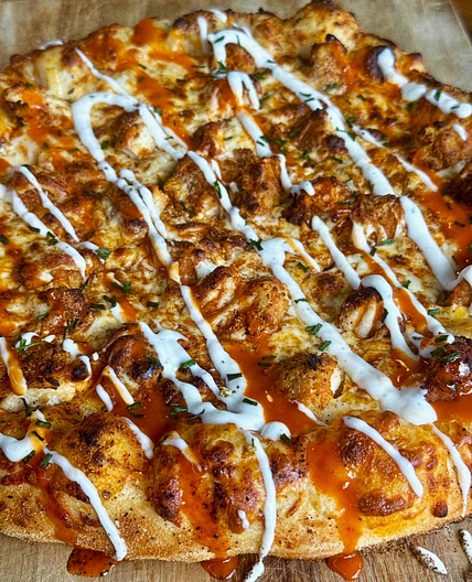 Crispy Buffalo Chicken Outdoor Pizza