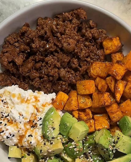 SWEET POTATO COTTAGE CHEESE BEEF BOWL