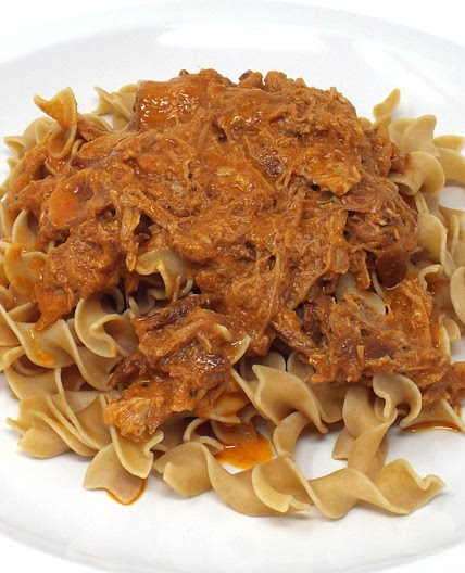 Slow Cooker Pulled Pork Stroganoff