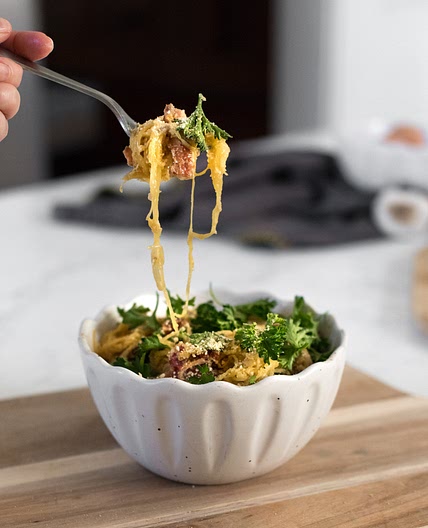 Whole30 Spaghetti Squash Carbonara