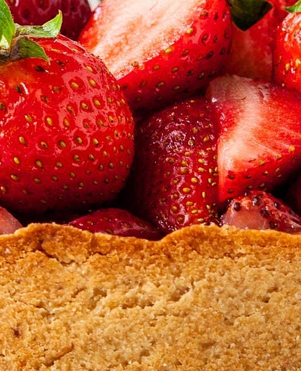 Strawberry and vanilla baked cheesecake