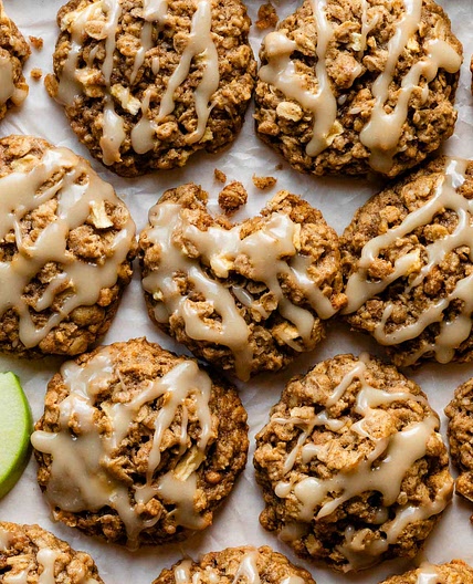 Apple Cinnamon Oatmeal Cookies