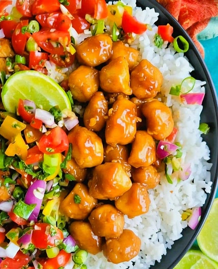 Hot Honey Chicken Bowl with Cilantro Lime Rice & Pico