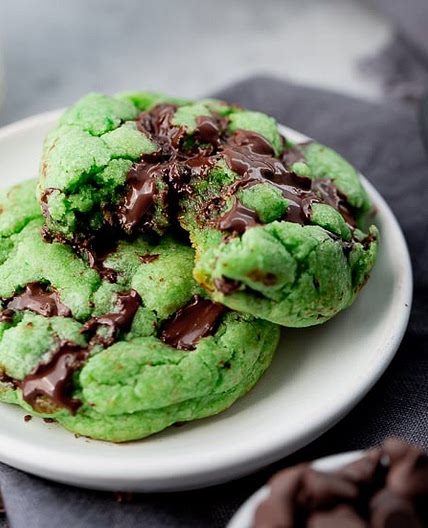 Green Mint Chocolate Chip Cookies